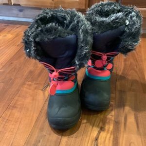 Size 3 girls Kamik winter boots, black and pink